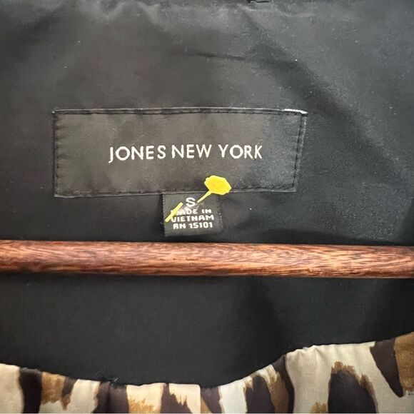Jones New York Black Cheetah Print Lining Button Up Long Rain Coat - Picture 4 of 4